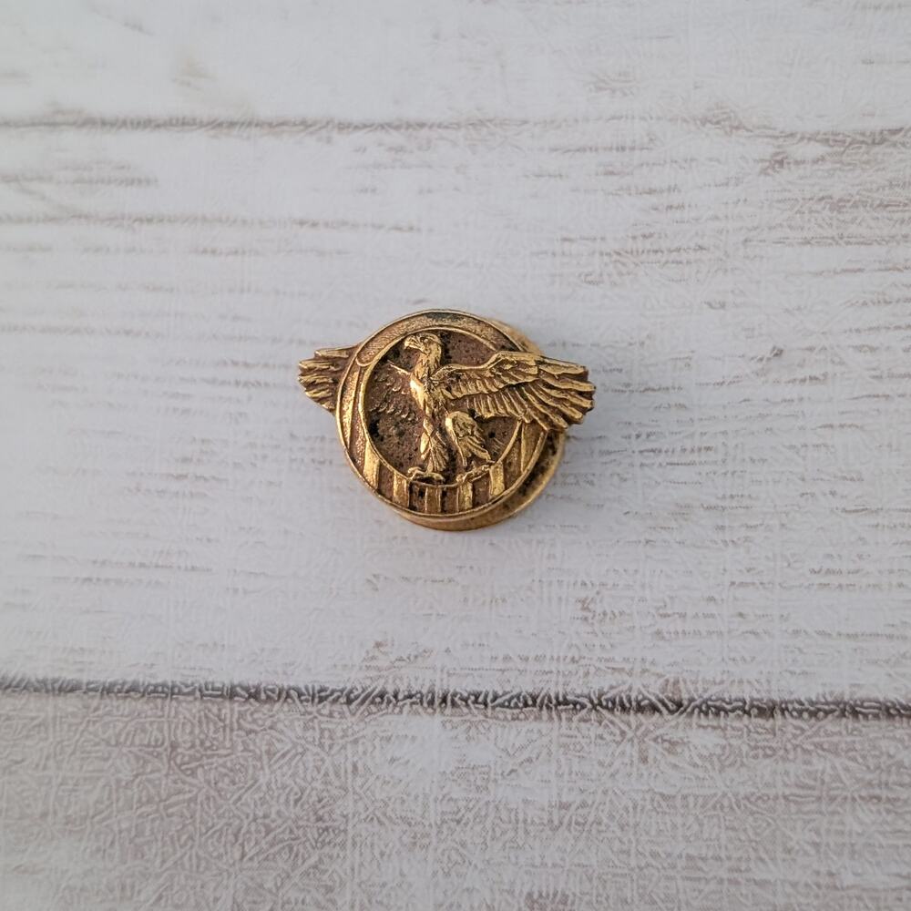 Vintage World War 2 WWII Button Hole Pin Honorable Discharge